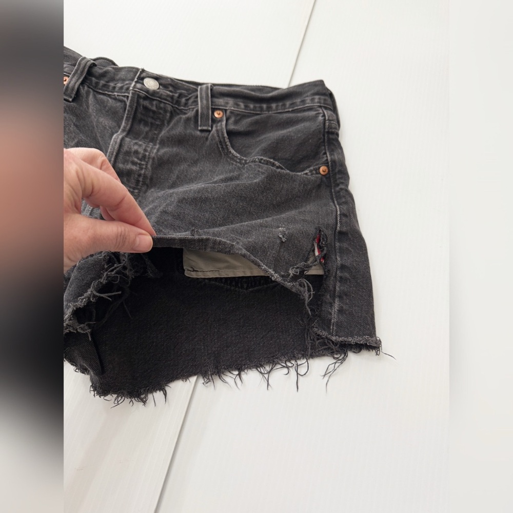Levi's Premium 501 Original Fit High Waist Jean Shorts - 32 - Picture 3 of 12